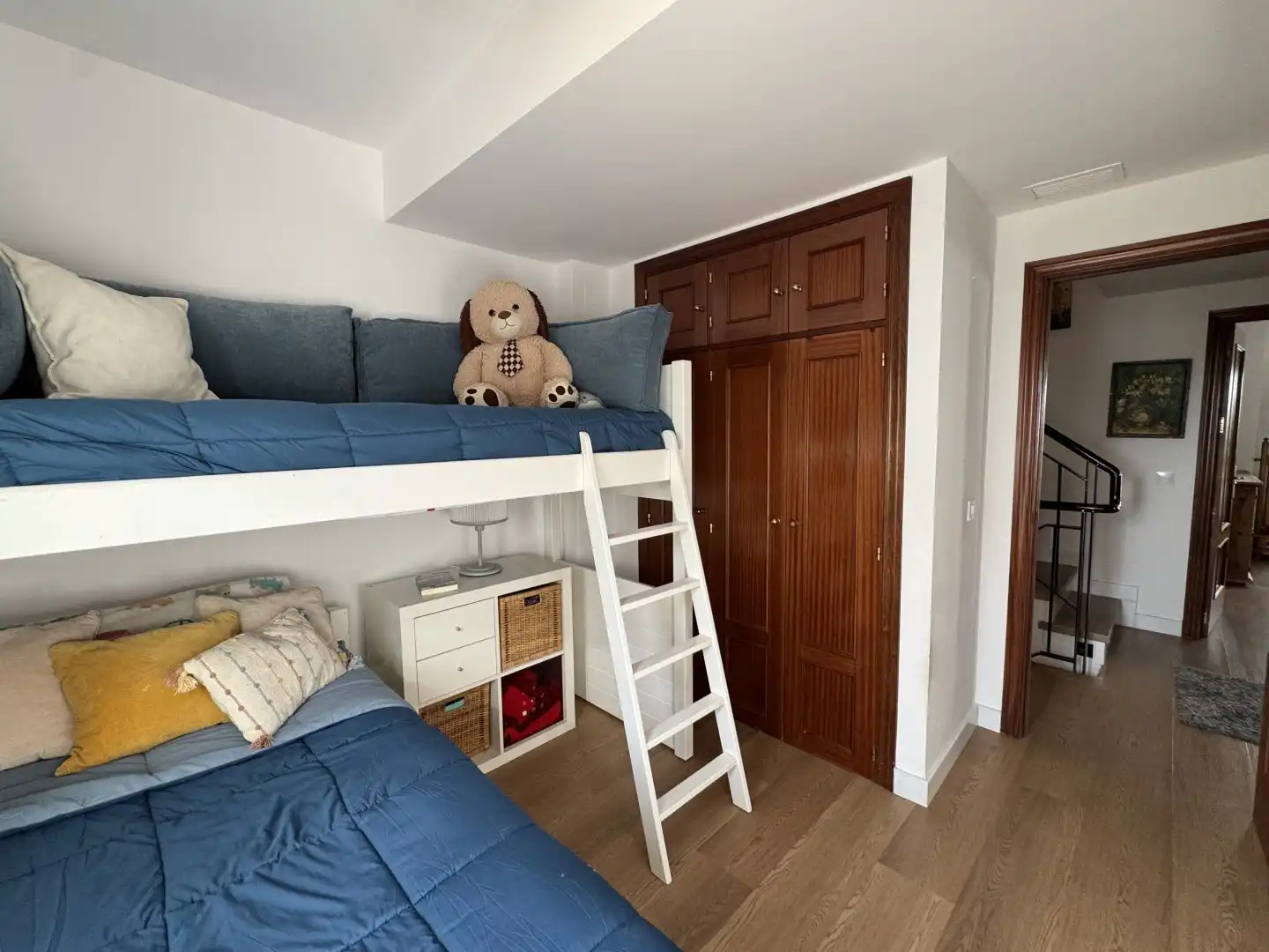 Habitación de Casa adosada en venta en Bormujos con Aire acondicionado, Terraza y Trastero