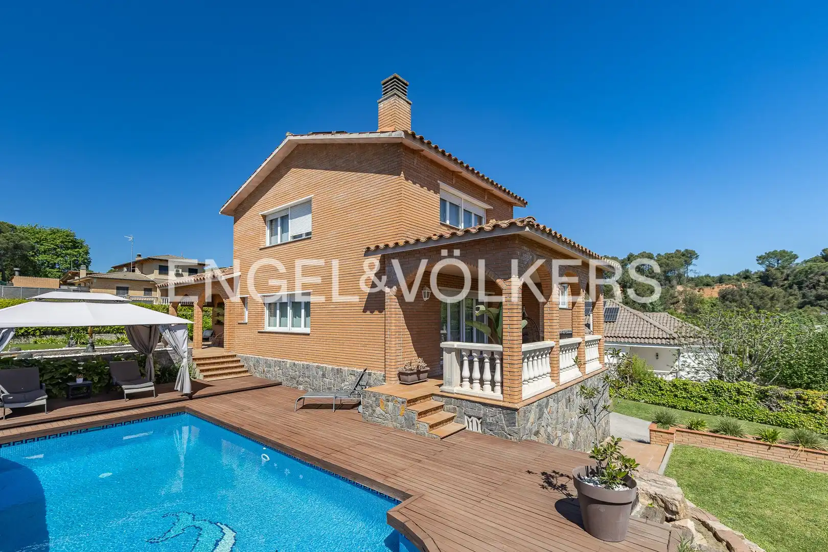 Vista exterior de Casa o chalet en venta en Castellar del Vallès con Aire acondicionado, Calefacción y Jardín privado