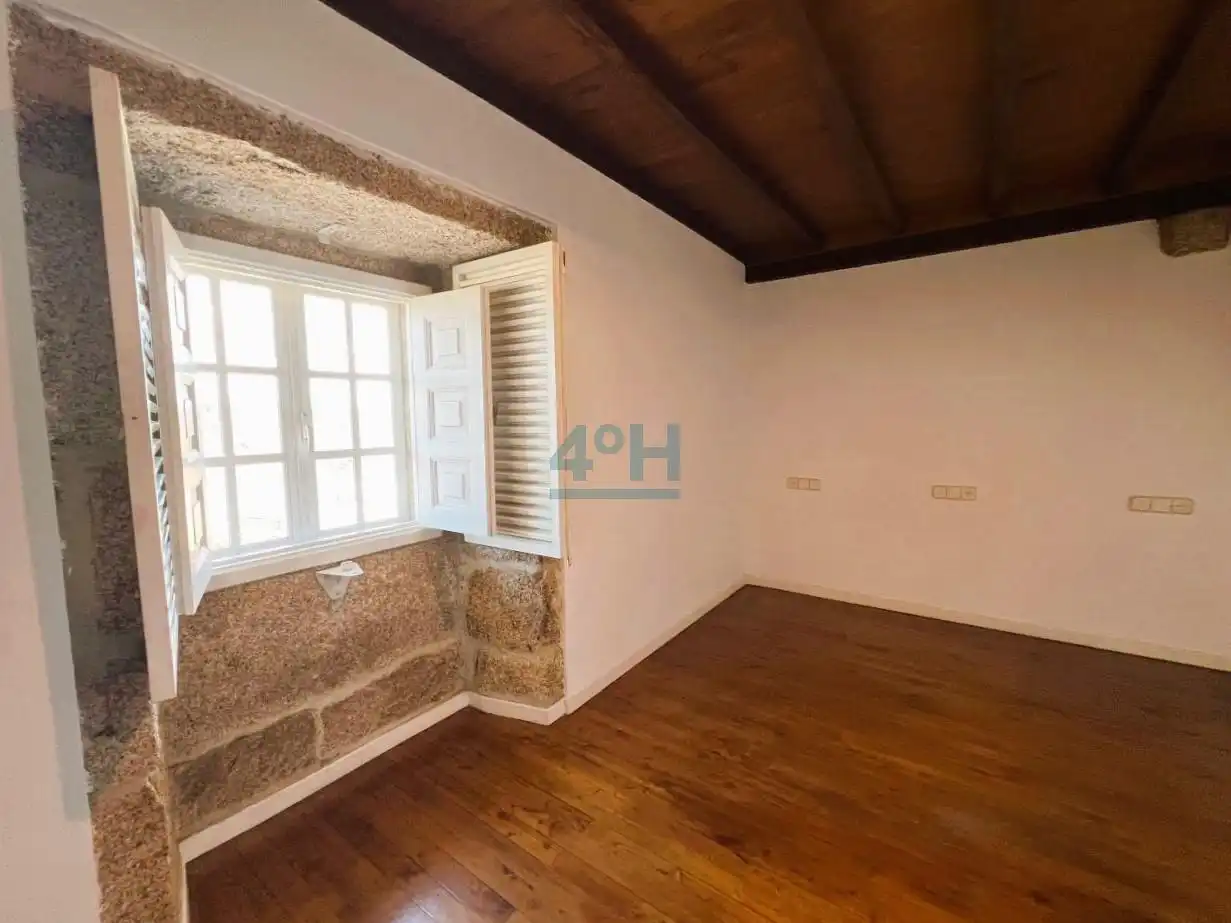 Country house zum Verkauf in San Cibrao das Viñas mit Heizung, Privatgarten und Terrasse