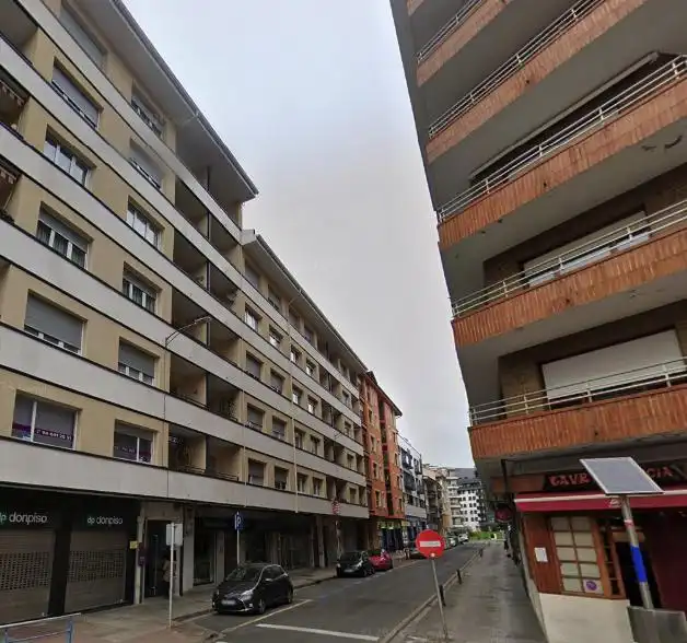 Außenansicht von Wohnung zum Verkauf in Durango mit Heizung und Balkon