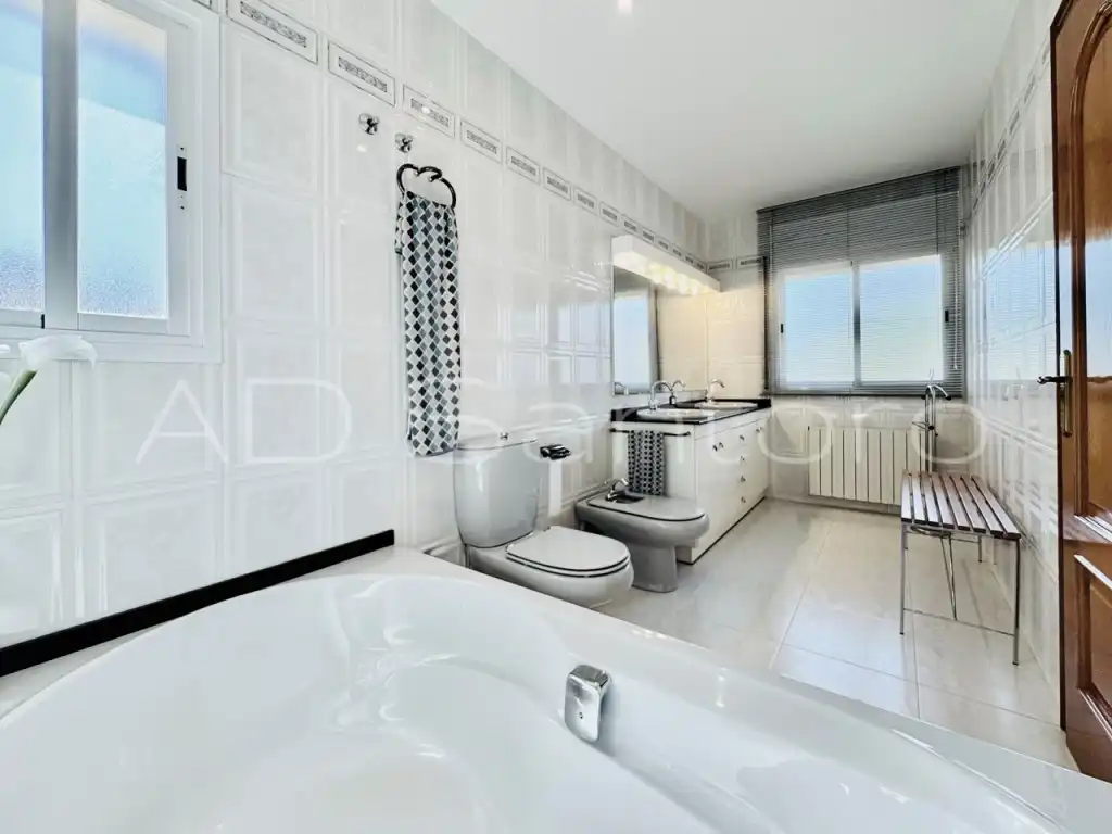 Baño de Casa adosada en venta en Vilanova i la Geltrú