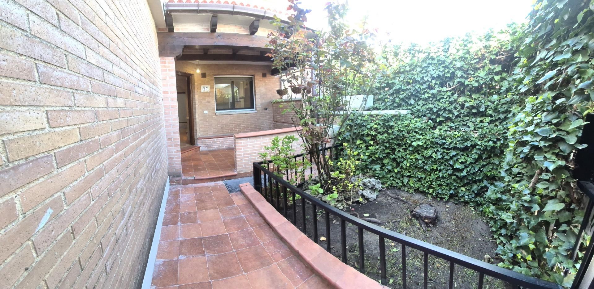 Garden of Single-family semi-detached for sale in Laguna de Duero  with Heating, Private garden and Terrace