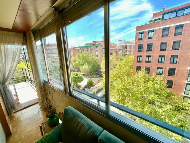 Vista exterior de Pis en venda en Madrid amb Calefacció, Terrassa i Moblat