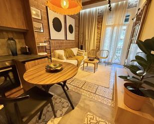 Living room of Flat for sale in  Barcelona Capital  with Heating, Furnished and Balcony