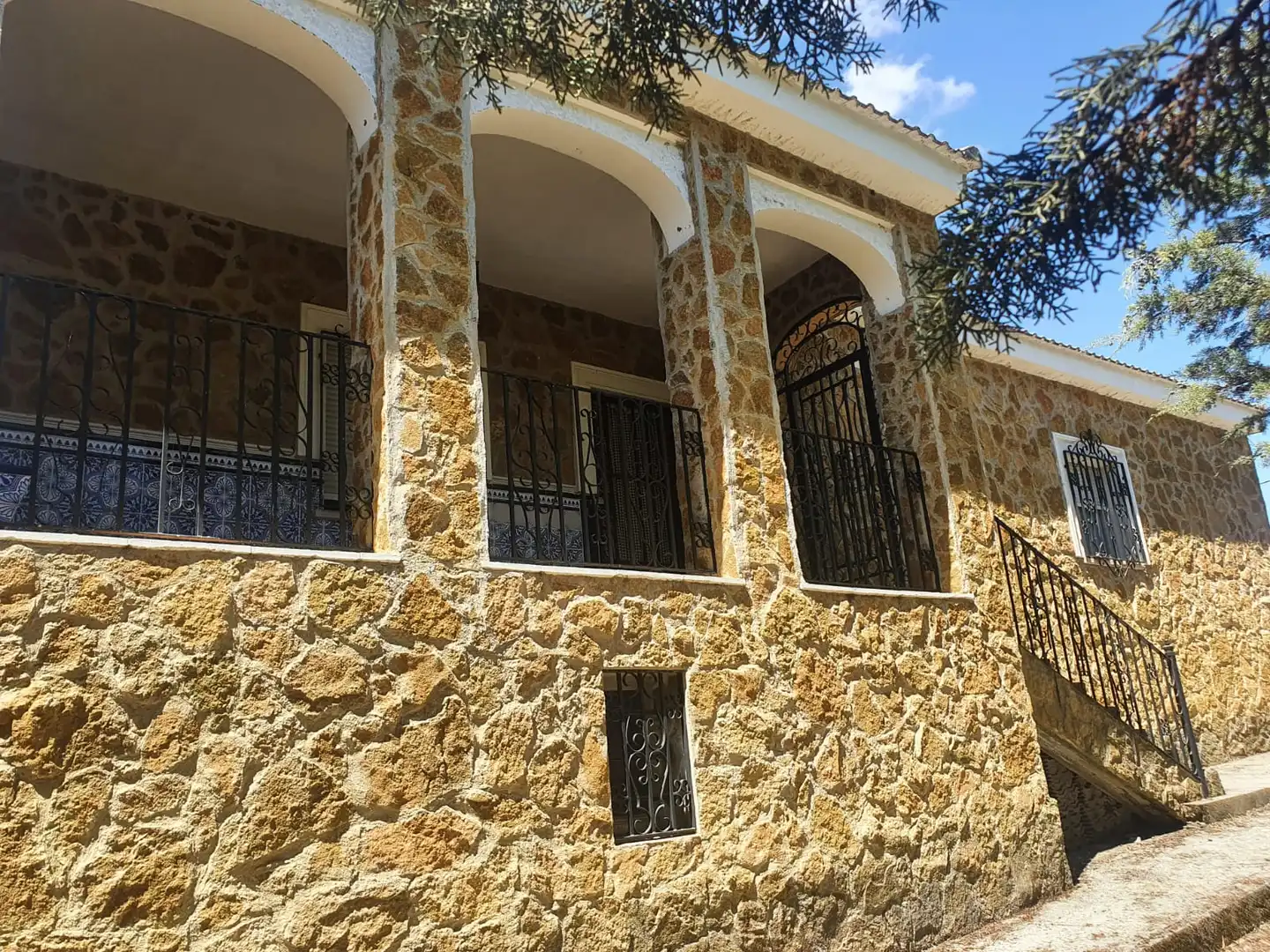 Exterior view of Houses for sale in Talarrubias  with Air Conditioner, Private garden and Storage room