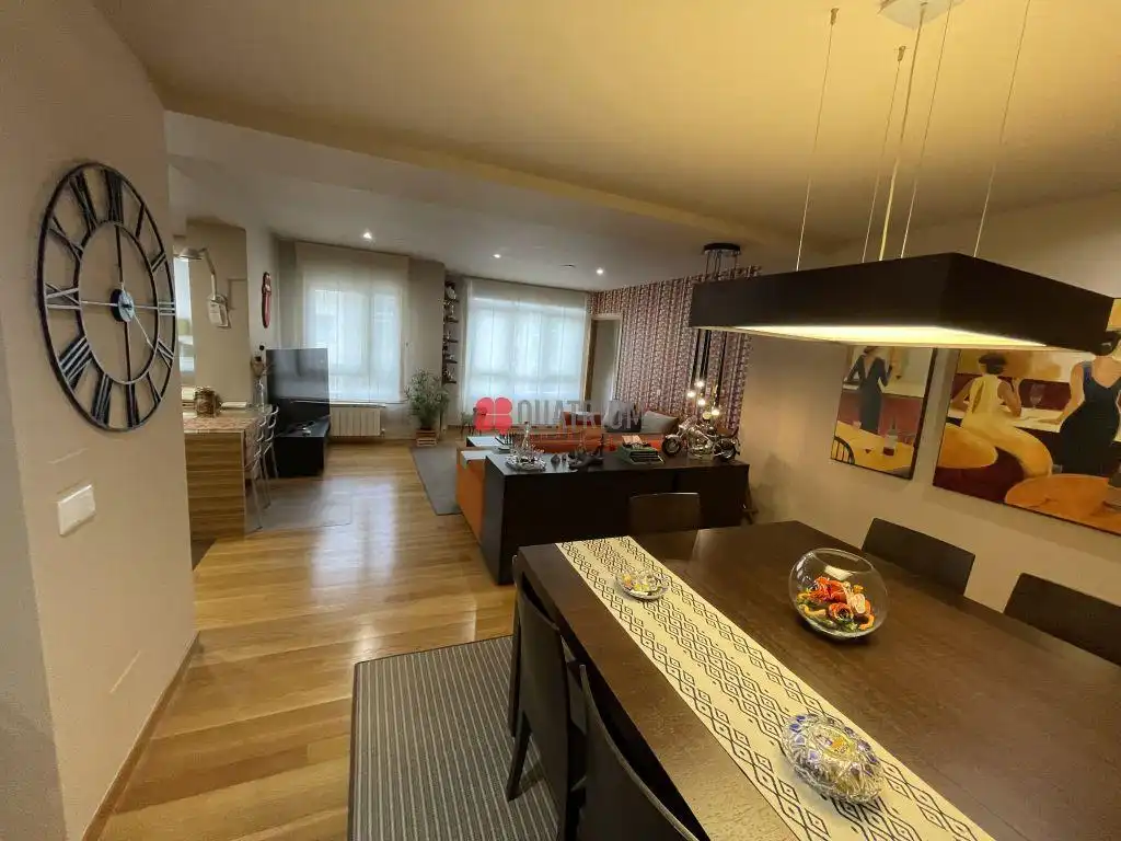 Appartamento con ascensore in vendita a Avenida Rosalía de Castro, imagen 5