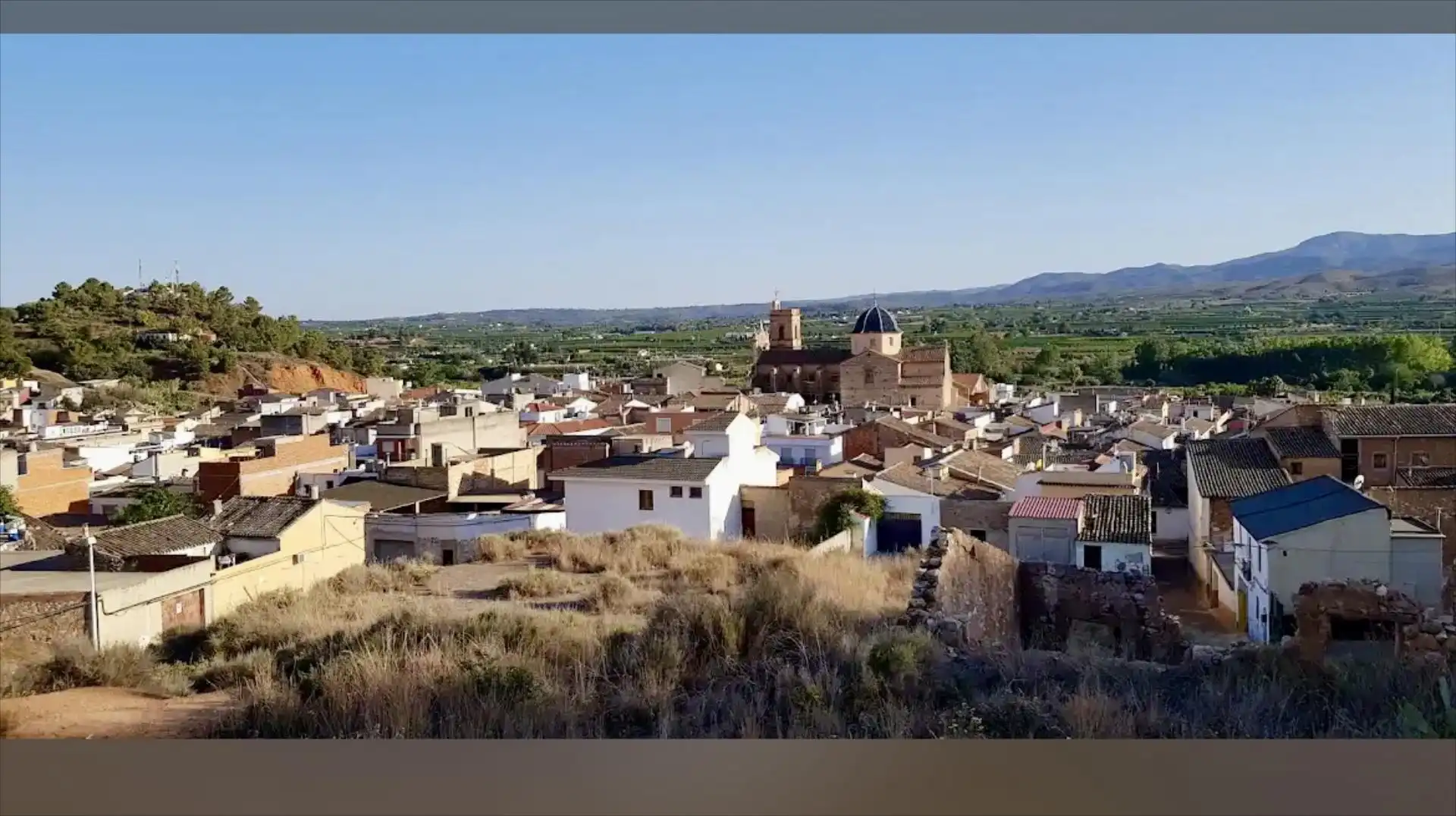 Vista exterior de Local en venda en Riba-roja de Túria