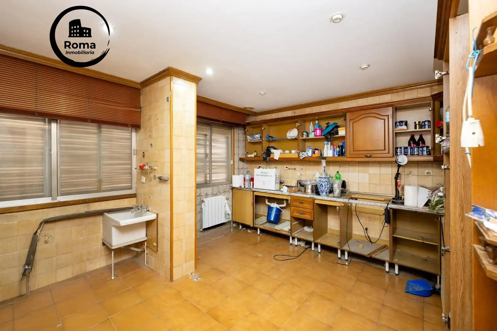 Kitchen of Flat for sale in Granada  with Air Conditioner, Heating and Balcony