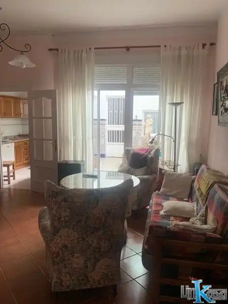 Sala d'estar de Casa o xalet en venda en Linares amb Terrassa i Balcó