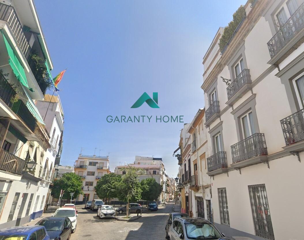 Vista exterior de Pis en venda en  Sevilla Capital amb Aire condicionat, Terrassa i Balcó