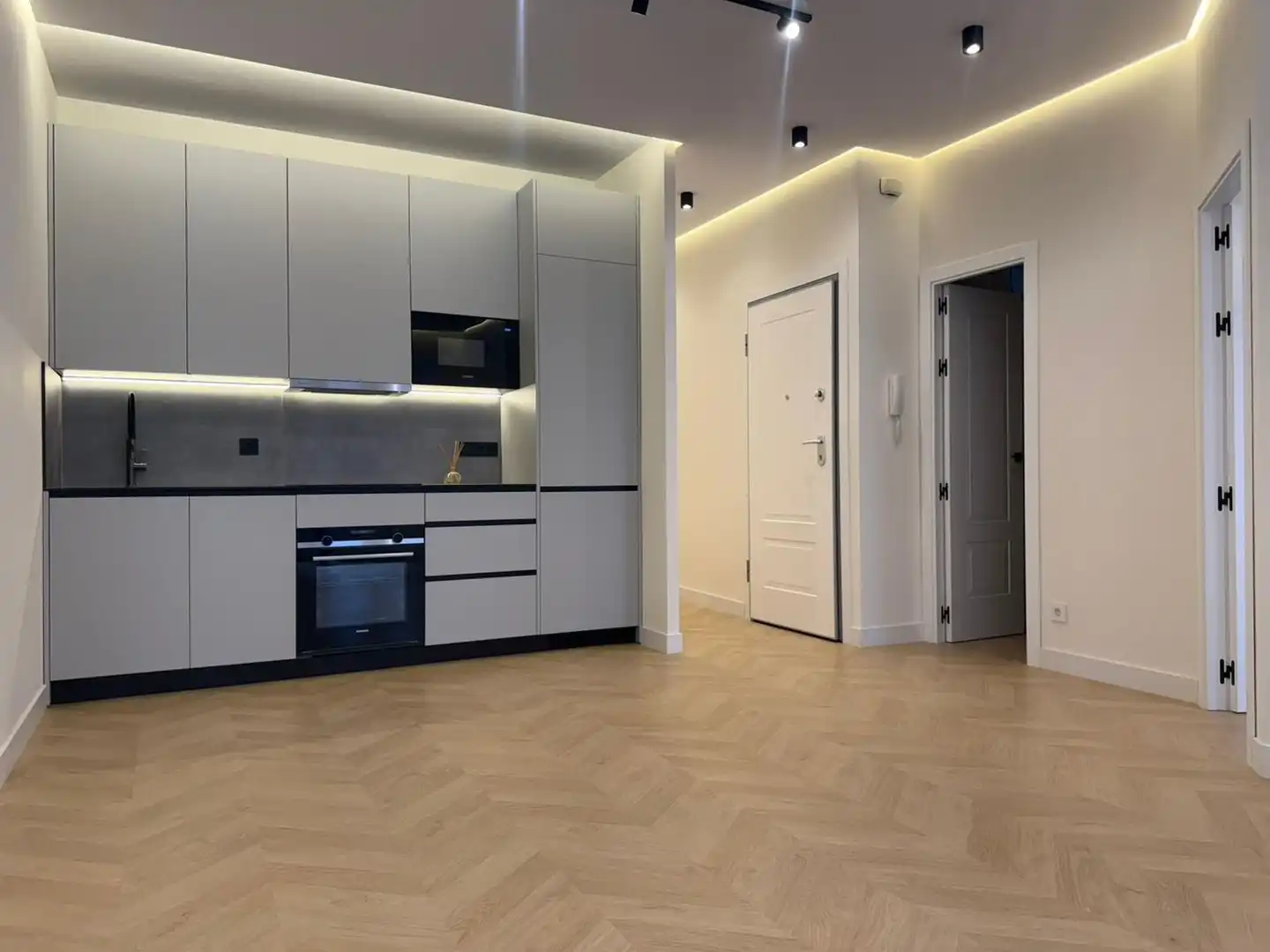 Küche von Wohnung zum Verkauf in Gijón  mit Heizung, Abstellraum und Schwimmbad