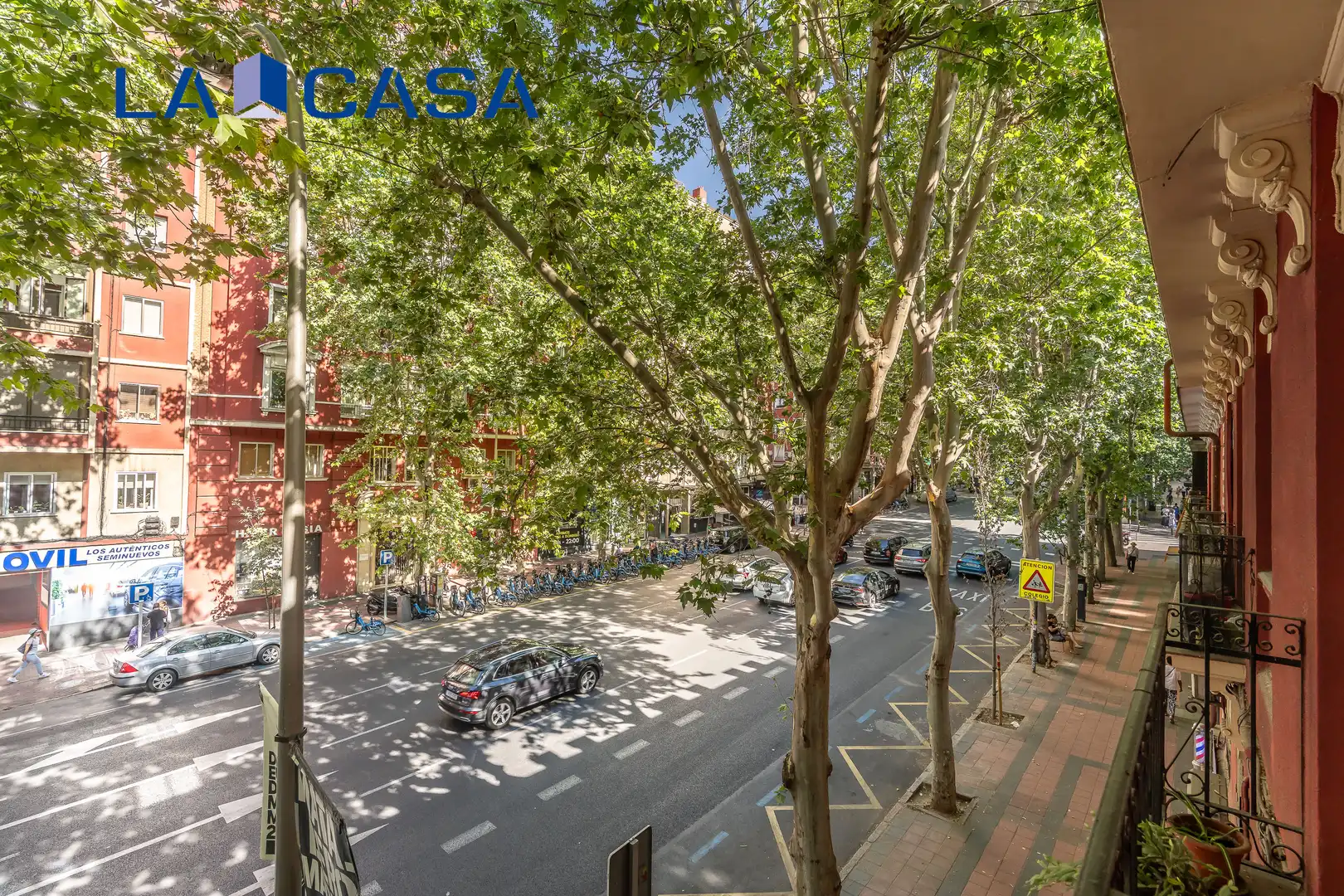 Vista exterior de Piso en venta en Madrid con Balcón