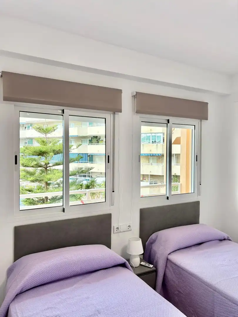 Dormitori de Apartament de lloguer en La Pobla de Farnals amb Aire condicionat, Terrassa i Moblat