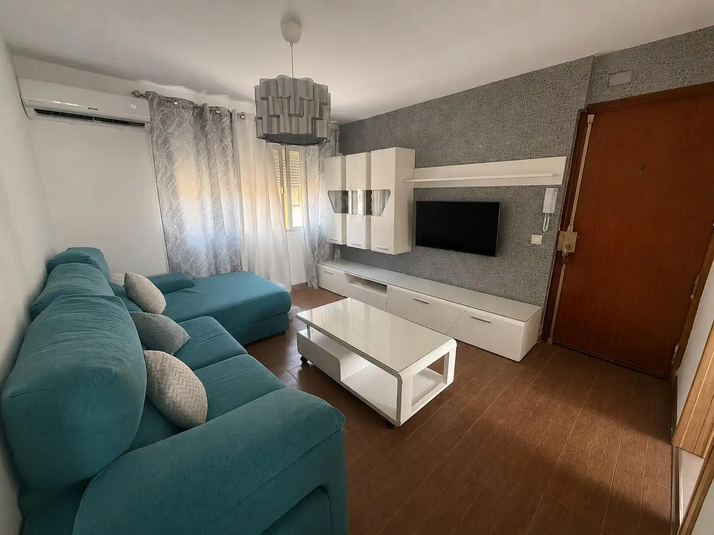 Sala de estar de Piso en venta en La Línea de la Concepción con Trastero