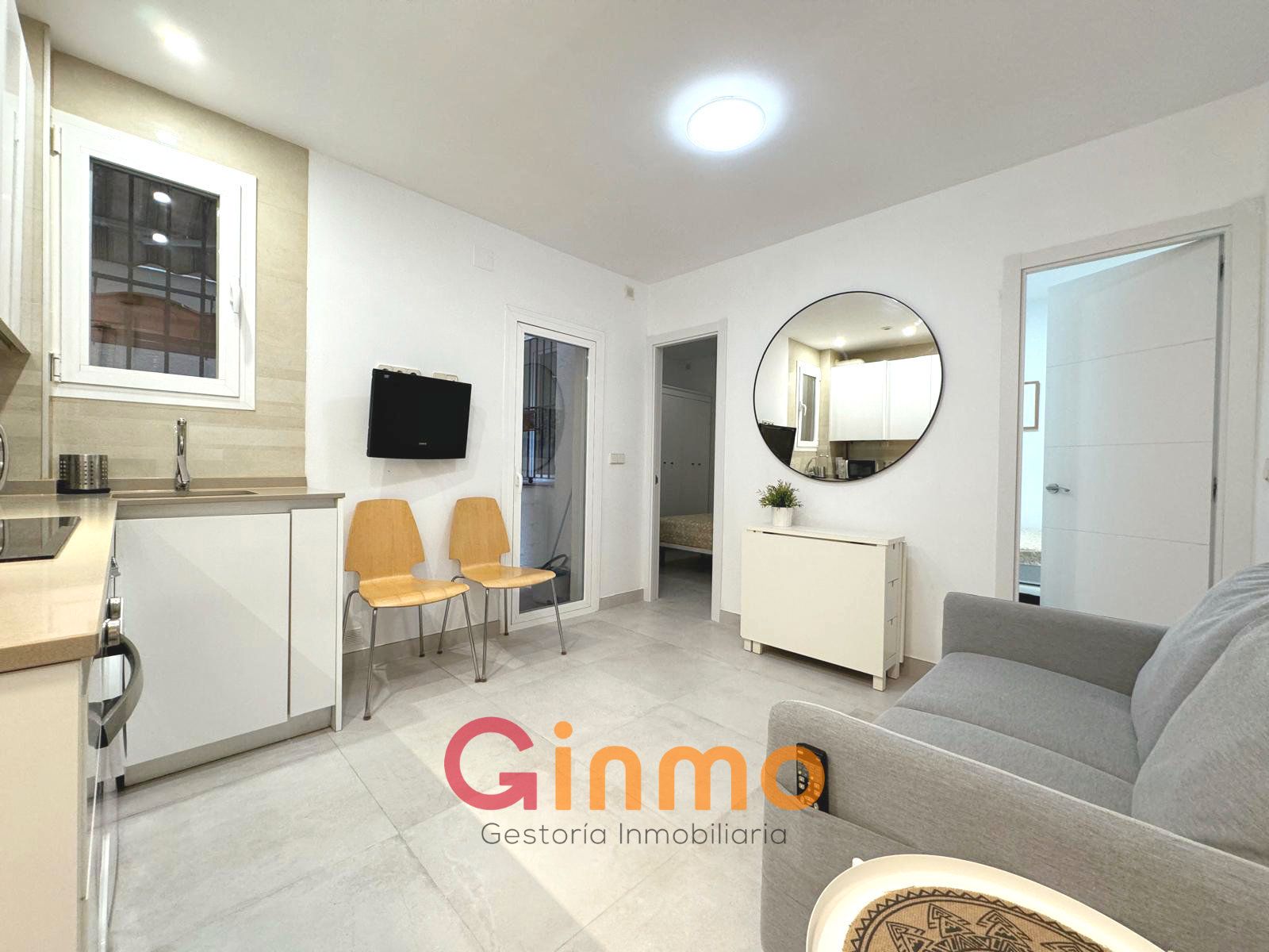 Habitación de Piso de alquiler en  Madrid Capital con Calefacción, Terraza y Amueblado