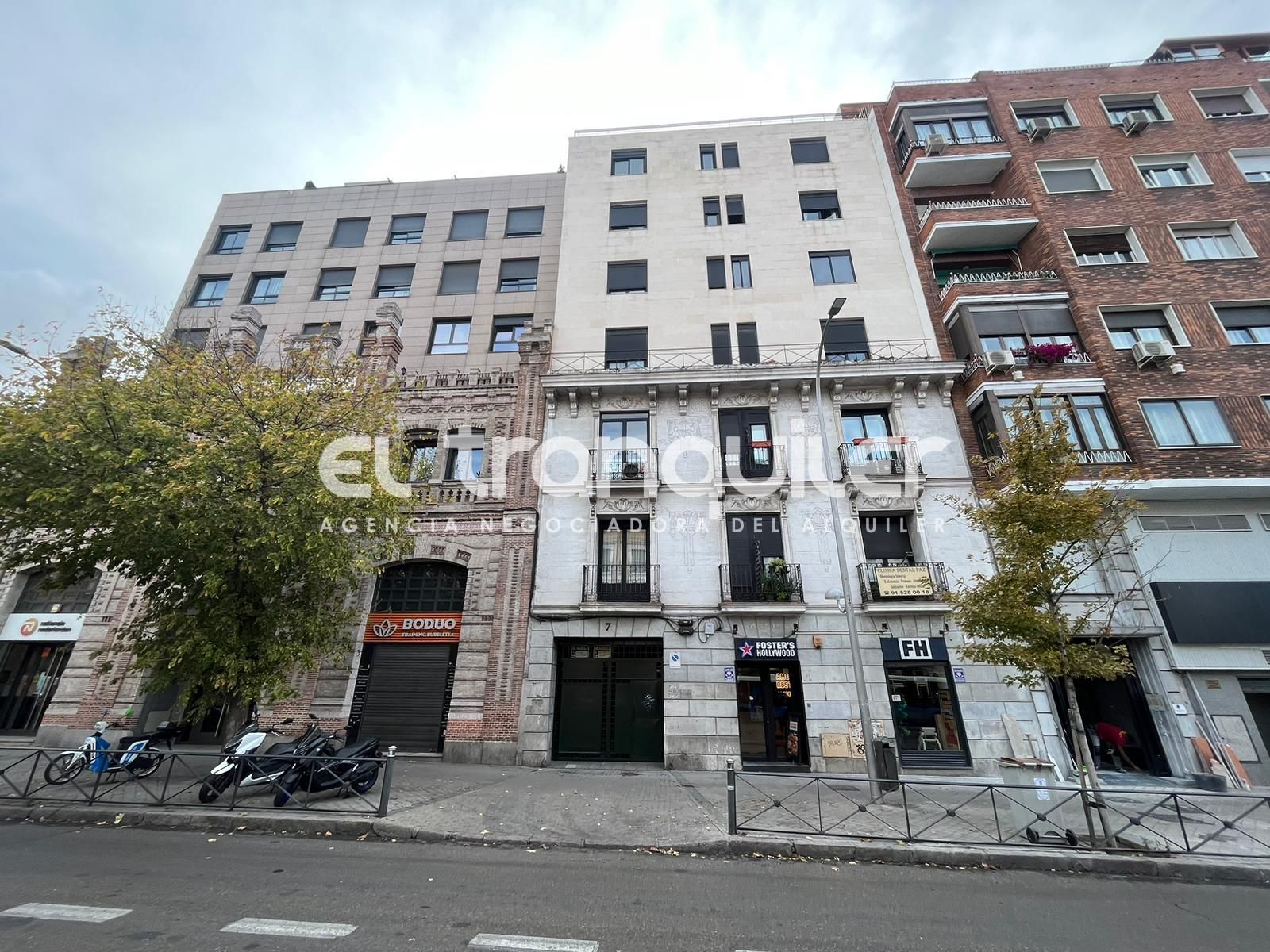 Vista exterior de Estudi de lloguer en  Madrid Capital amb Parquet