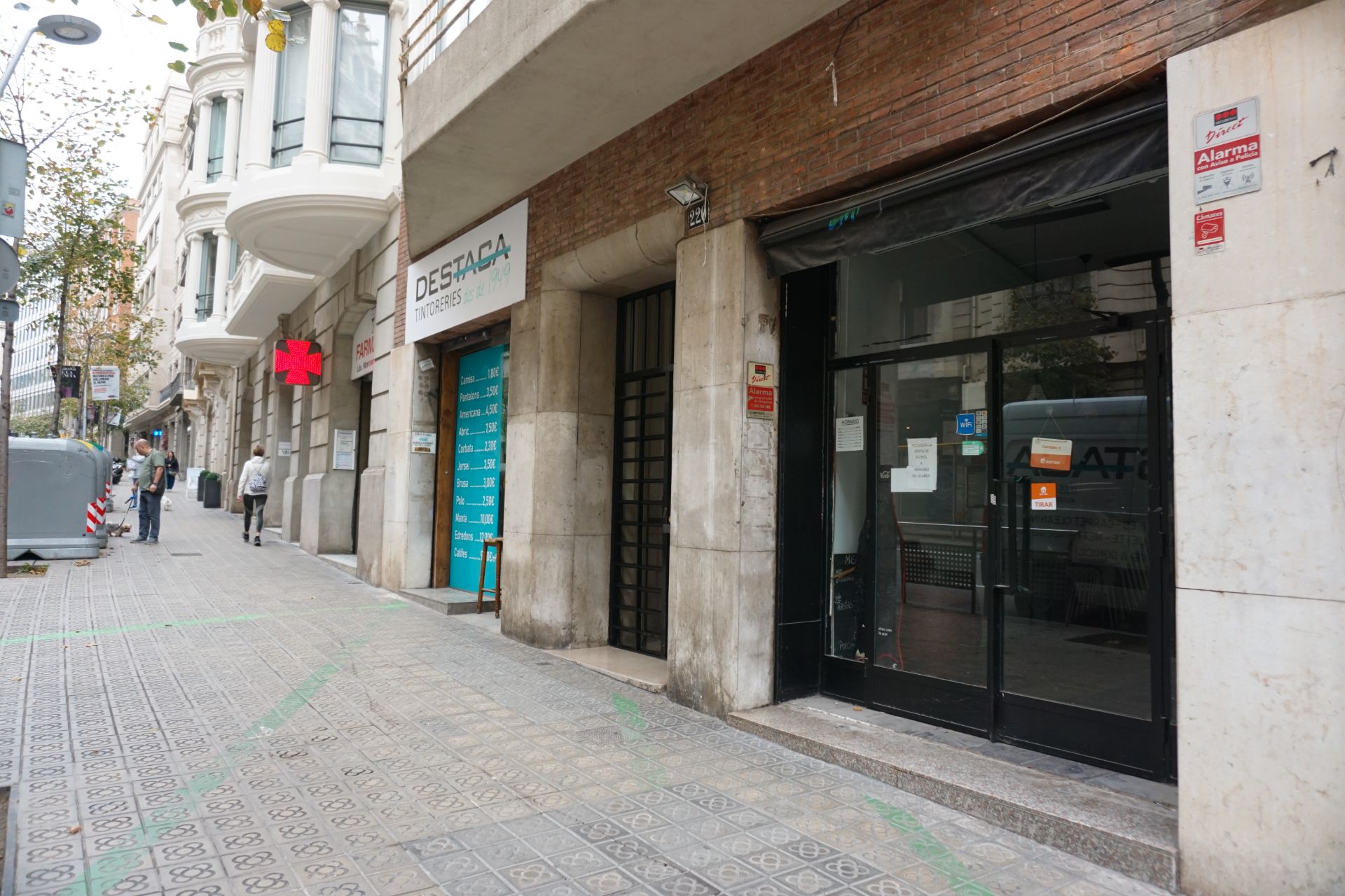 Exterior view of Premises for sale in  Barcelona Capital