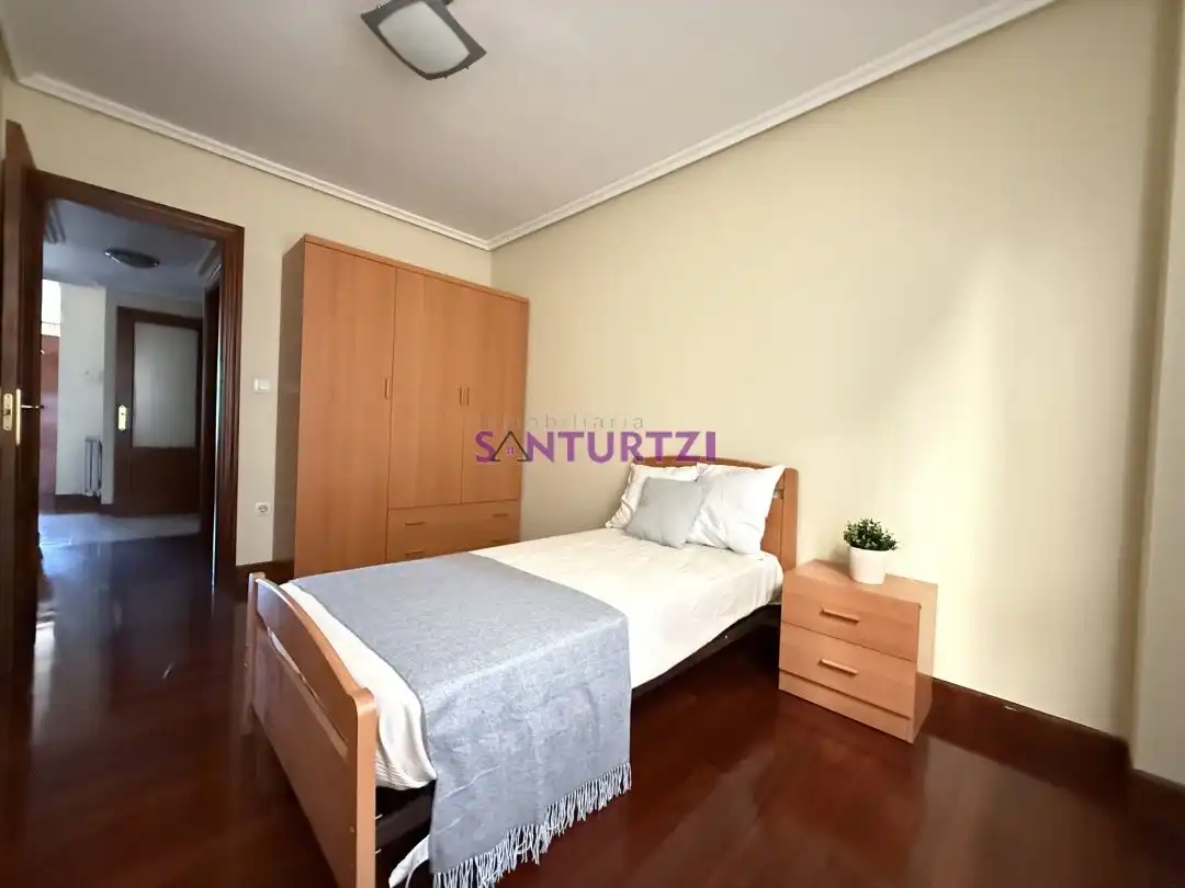 Bedroom of Flat for sale in Santurtzi   with Heating, Terrace and Furnished