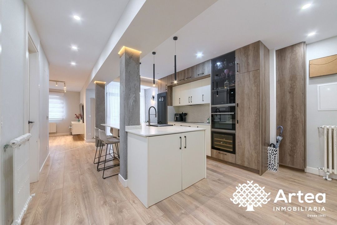 Cuina de Pis en venda en Bilbao  amb Calefacció i Terrassa