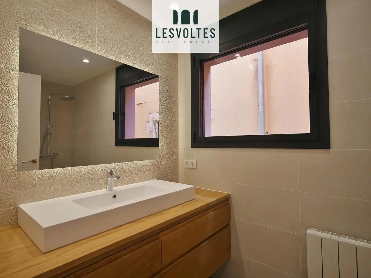 Bathroom of Flat for rent in Palafrugell  with Parquet flooring