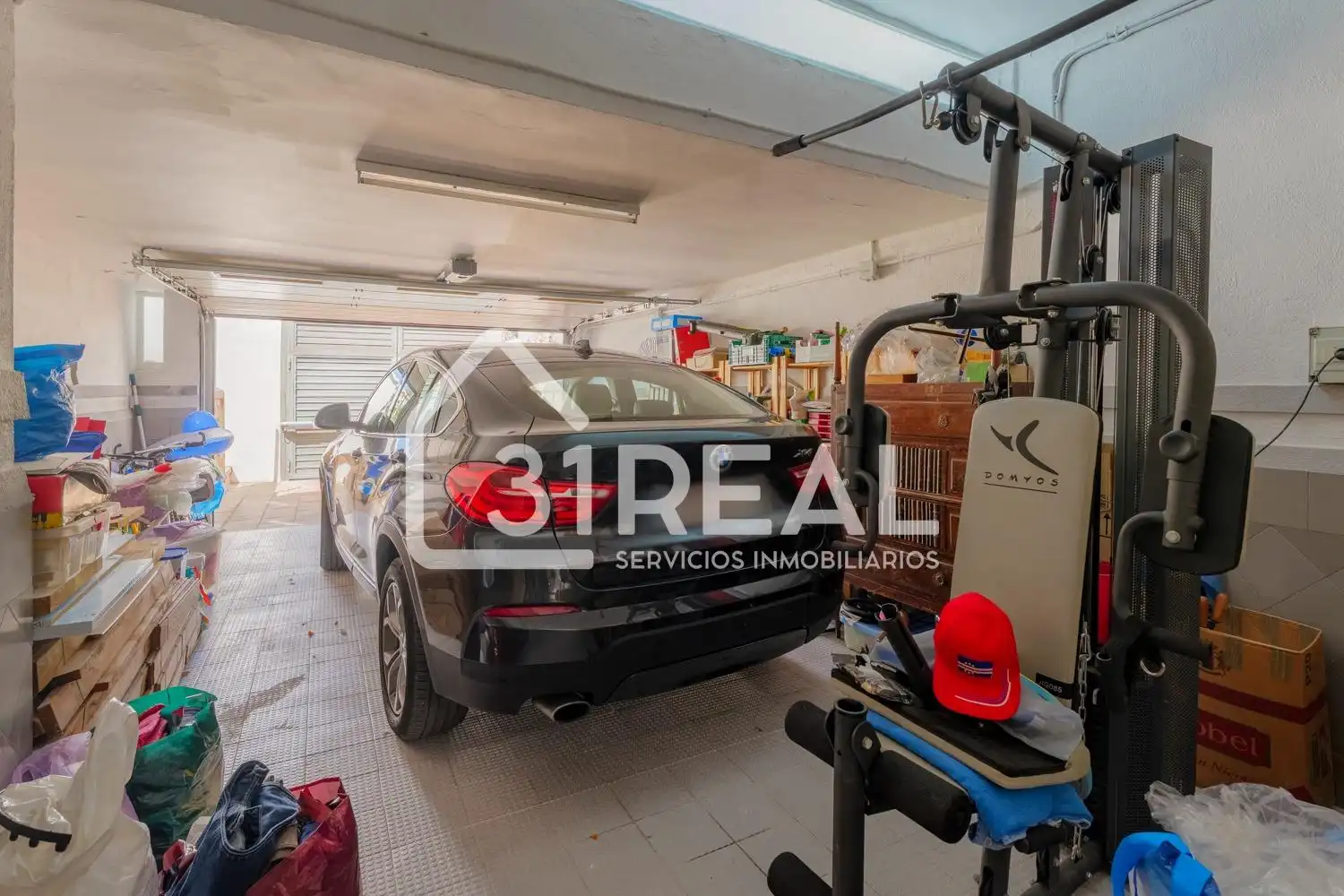 Parking de Casa o chalet en venta en Madrid con Aire acondicionado, Calefacción y Jardín privado