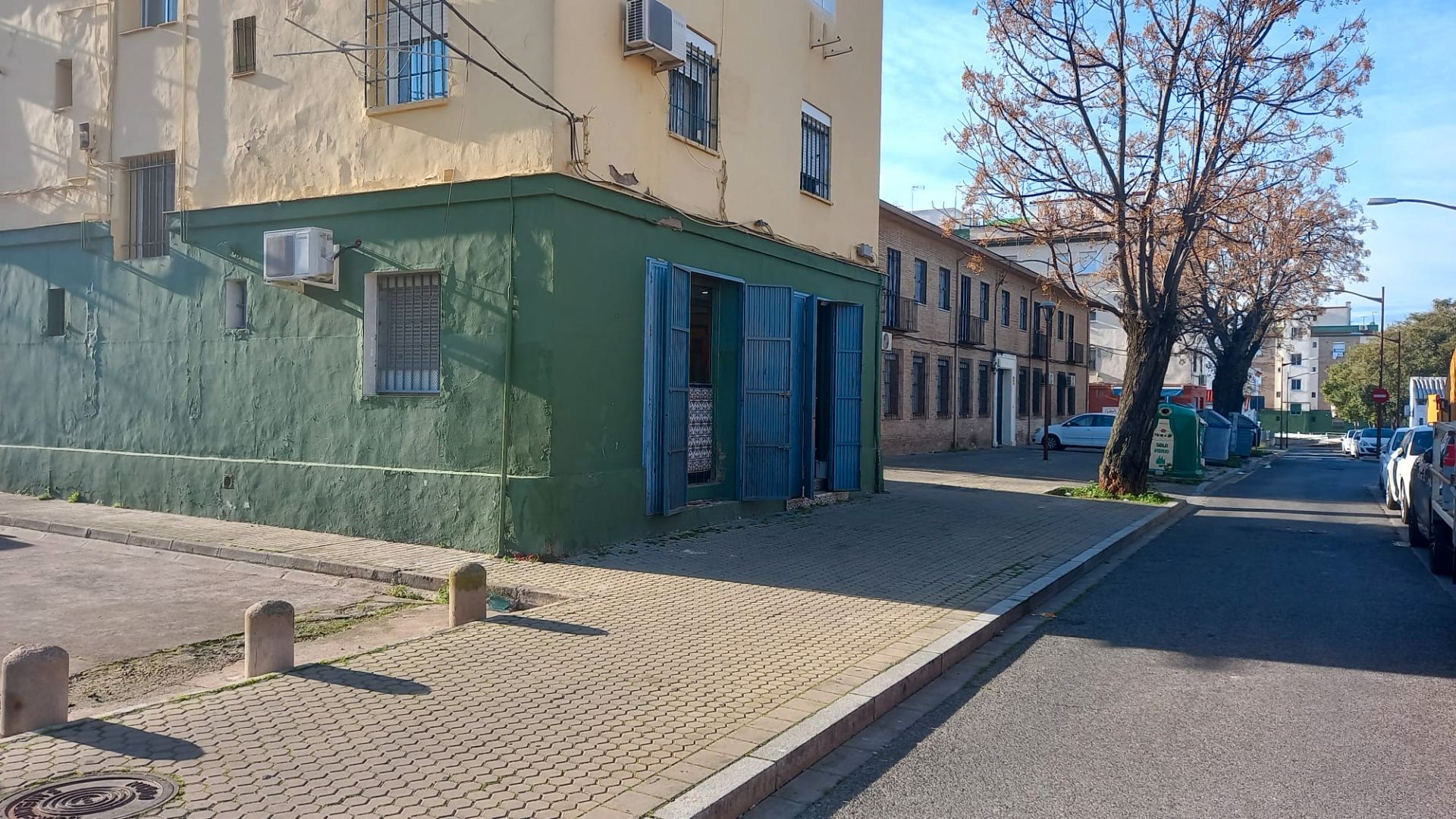 Exterior view of Premises for sale in  Sevilla Capital