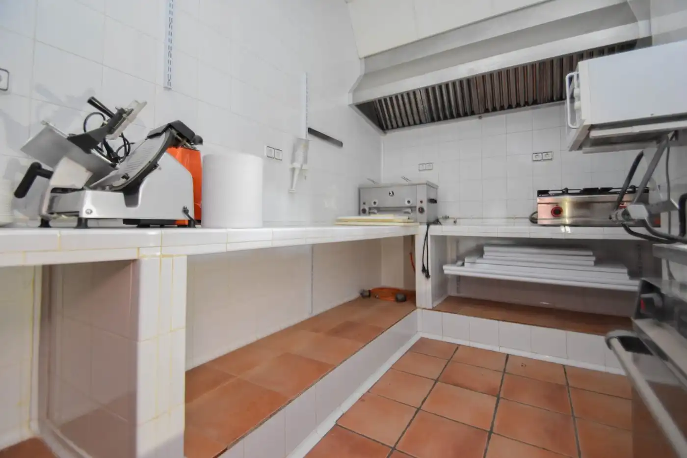 Local comercial en venda a Calle reina fabiola, imagen 17