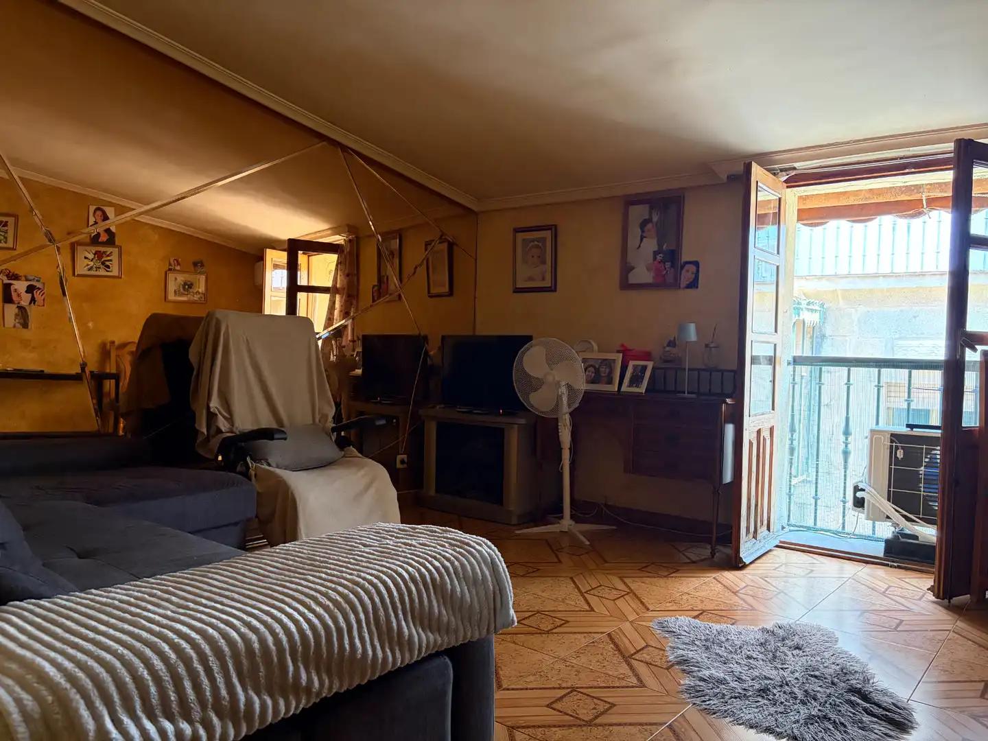 Living room of Flat for sale in Plasencia  with Air Conditioner, Heating and Furnished