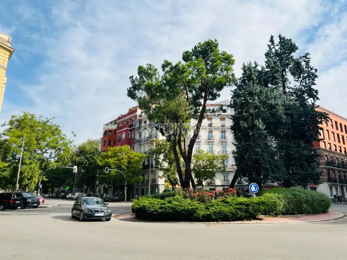 Vista exterior de Pis de lloguer en Madrid amb Calefacció