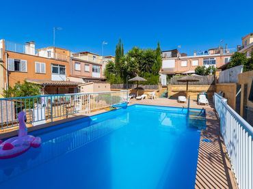 Ground floor with pool for sale in Llevant