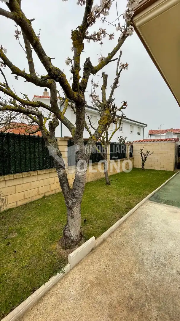 Houses for sale in Anguciana  with Heating, Private garden and Parquet flooring