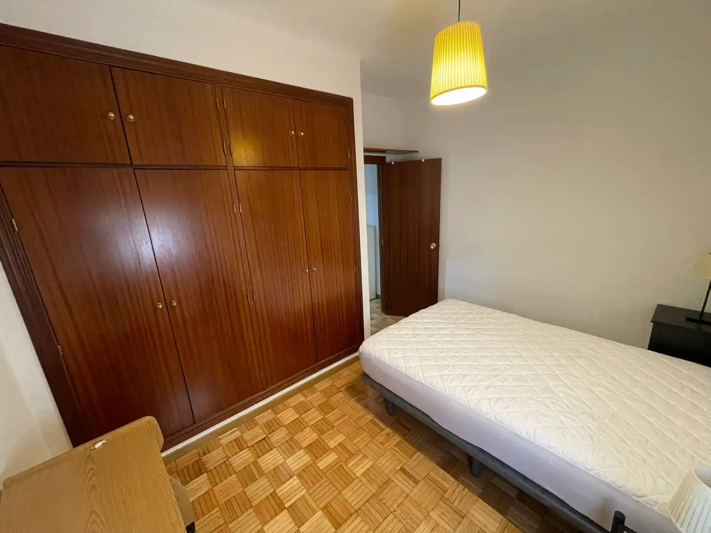 Habitación de Piso de alquiler en Alcalá de Henares con Calefacción, Parquet y Amueblado