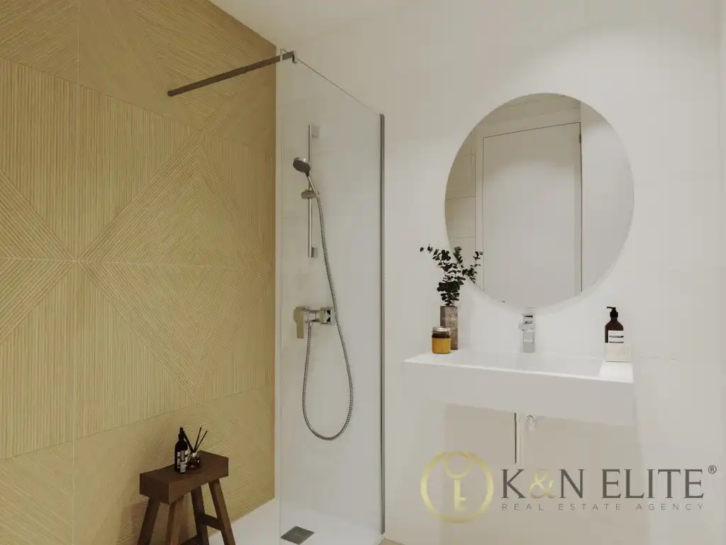 Bathroom of Attic for sale in Estepona  with Air Conditioner, Terrace and Swimming Pool