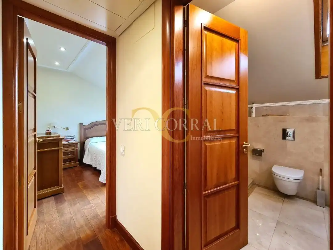 Bedroom of Flat for sale in Oviedo   with Heating, Terrace and Storage room