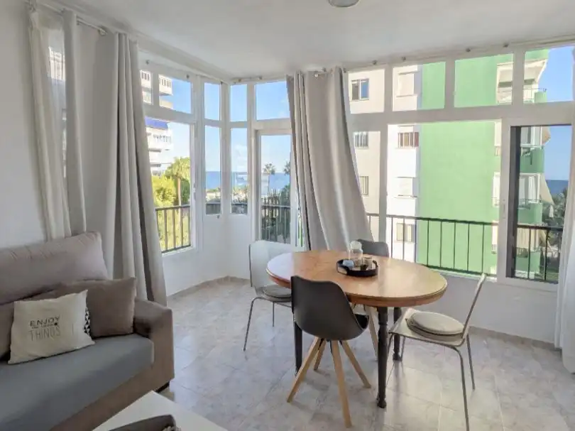 Comedor de Apartamento de alquiler en Benicasim / Benicàssim con Calefacción, Trastero y Amueblado