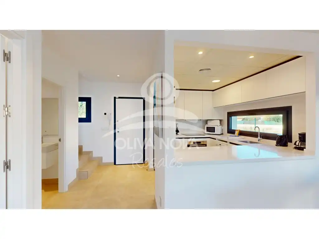 Detached homes for sale in Calle Degas, Oliva Nova