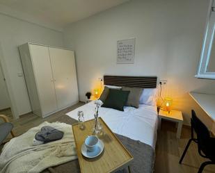 Dormitori de Apartament per a compartir en  Madrid Capital amb Moblat i Forn