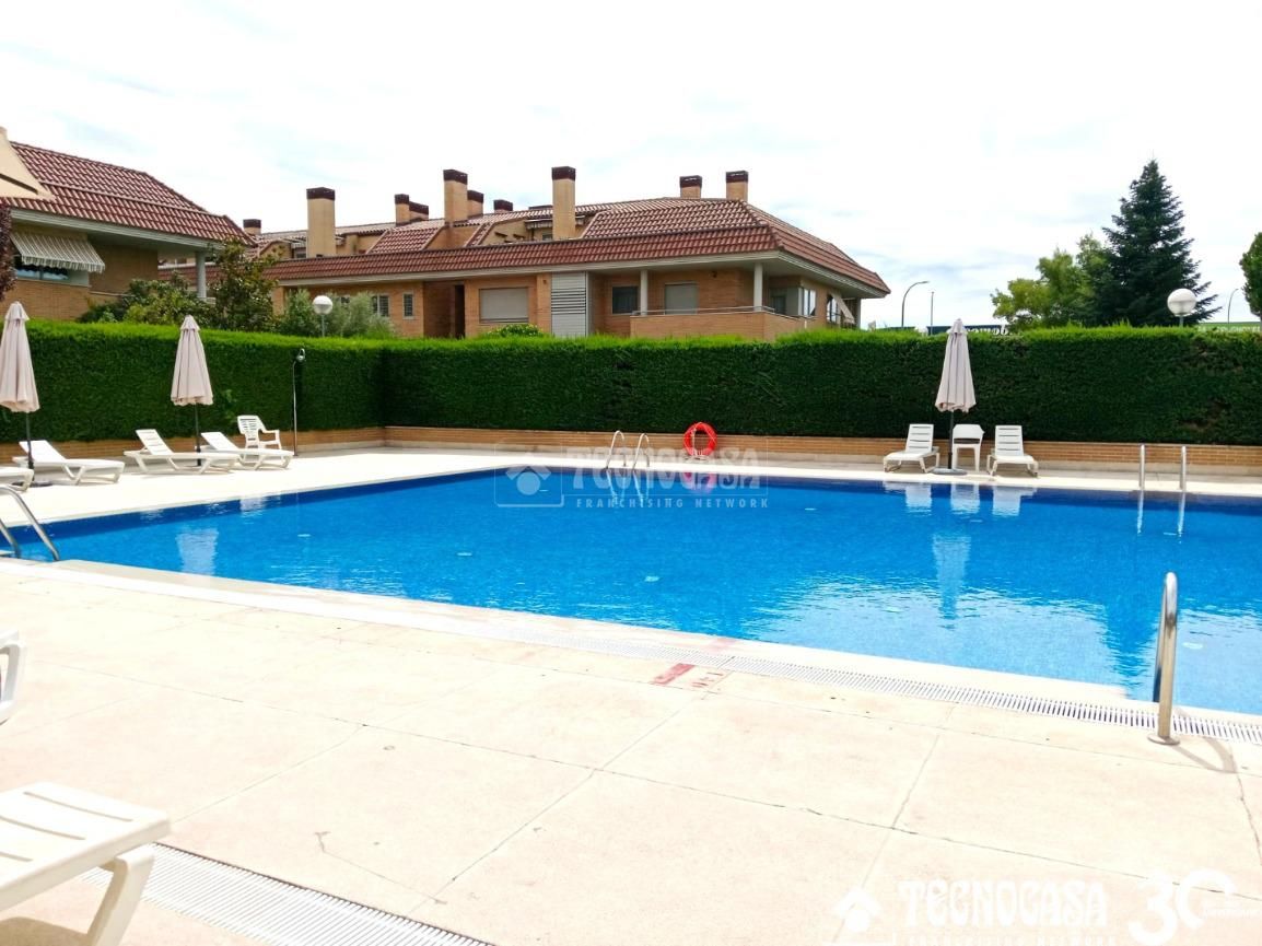 Piscina de Piso en venta en Villaviciosa de Odón