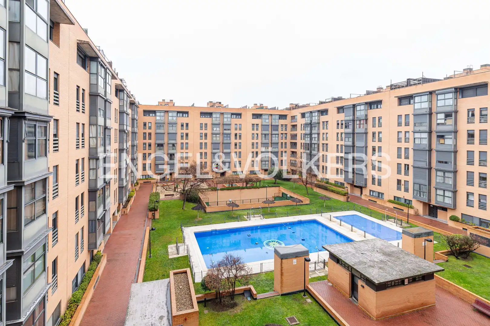 Piscina de Piso en venta en Madrid con Aire acondicionado, Calefacción y Trastero