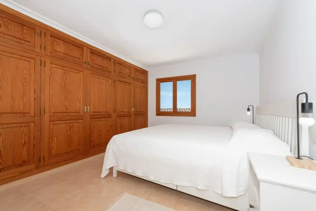 Dormitori de Finca rústica en venda en Sa Pobla amb Aire condicionat, Jardí privat i Terrassa