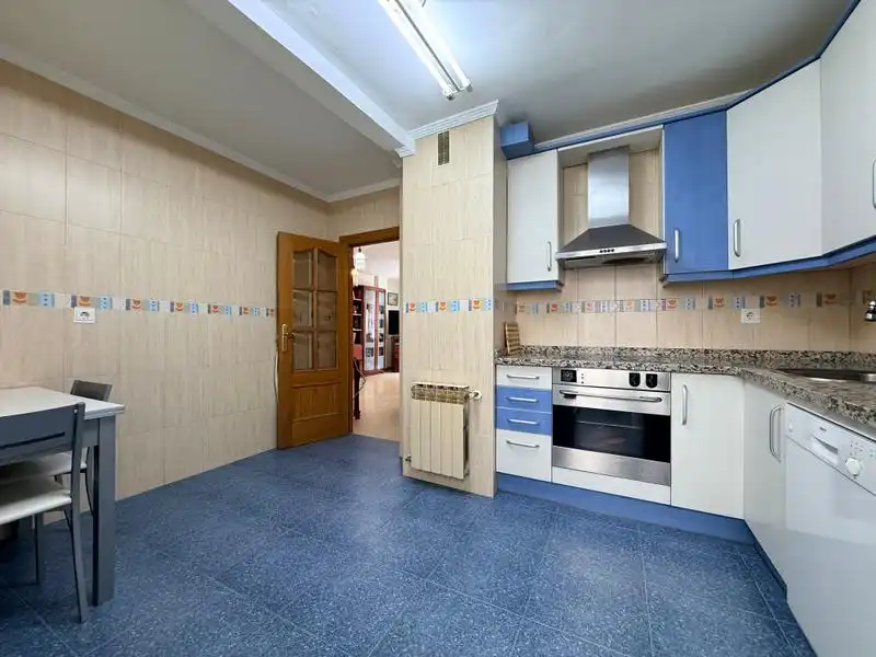 Cocina de Piso en venta en Valladolid con Calefacción y Balcón
