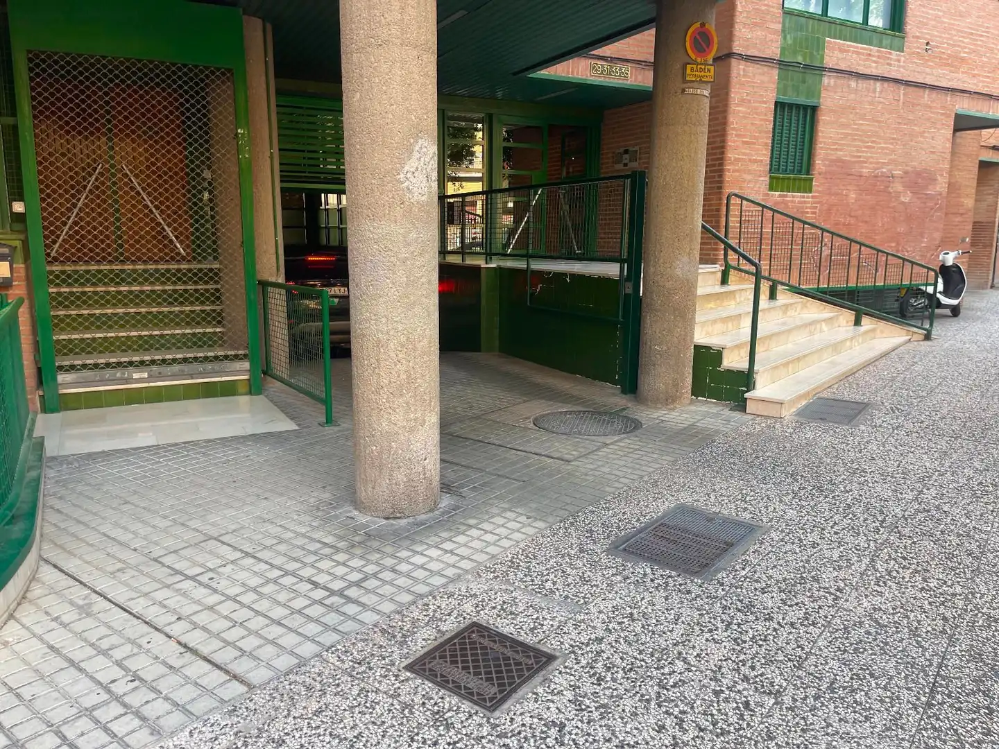 Flat for sale in Zaragoza  with Air Conditioner, Terrace and Storage room