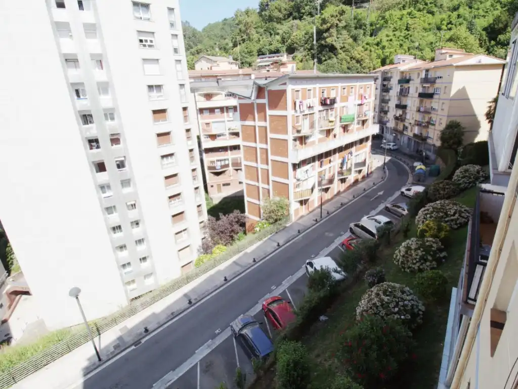 Flat with lift for sale in Avenida Ulia