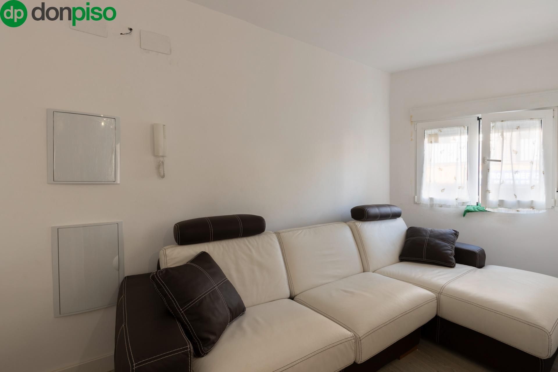 Living room of Flat for sale in Armilla  with Terrace and Balcony