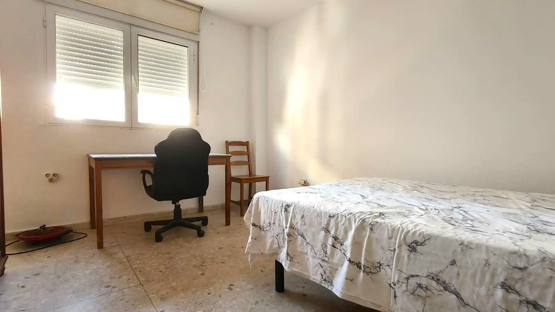 Dormitori de Pis de lloguer en Badajoz amb Aire condicionat, Calefacció i Terrassa