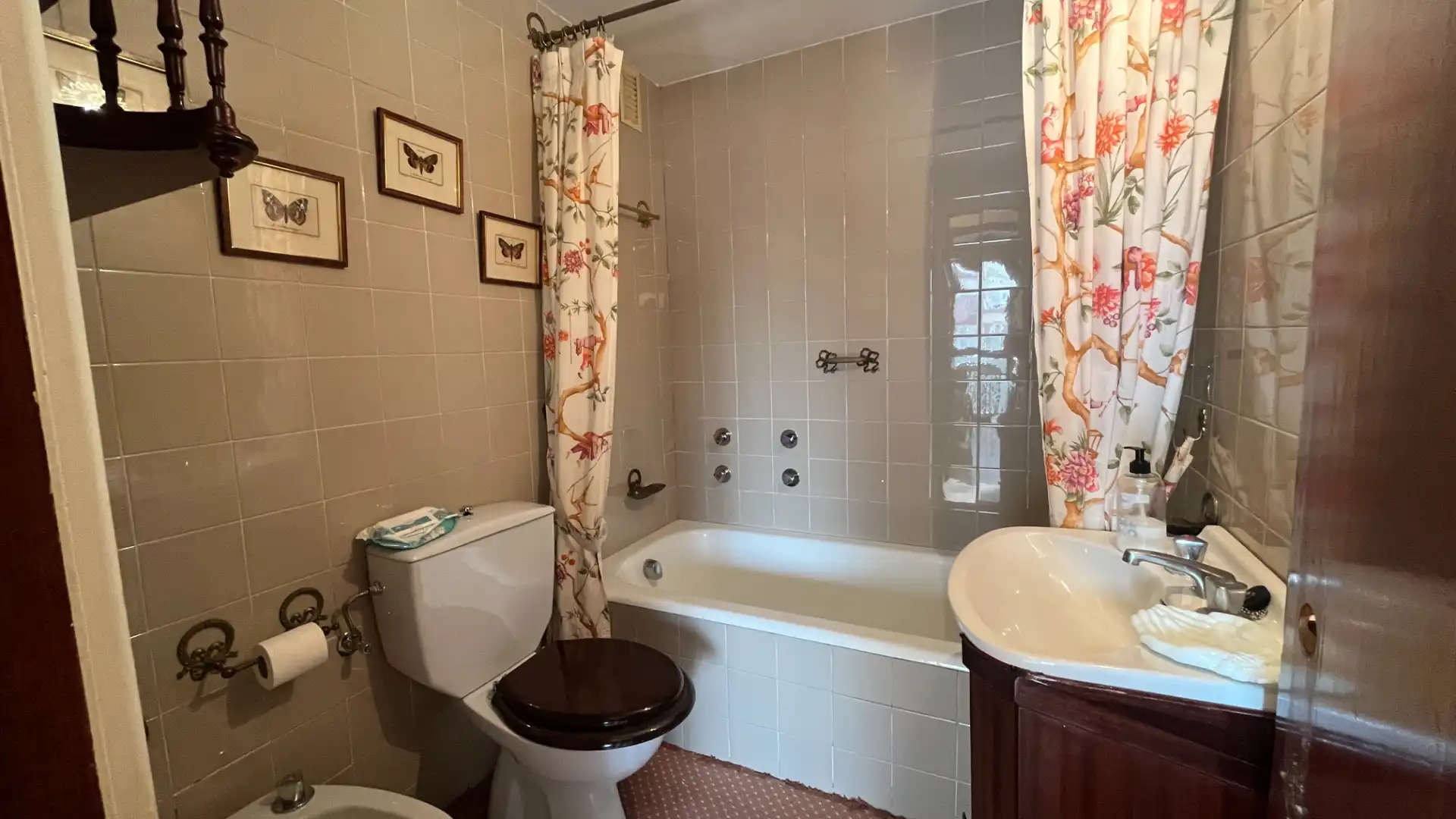Bathroom of Flat for sale in Ibaiondo