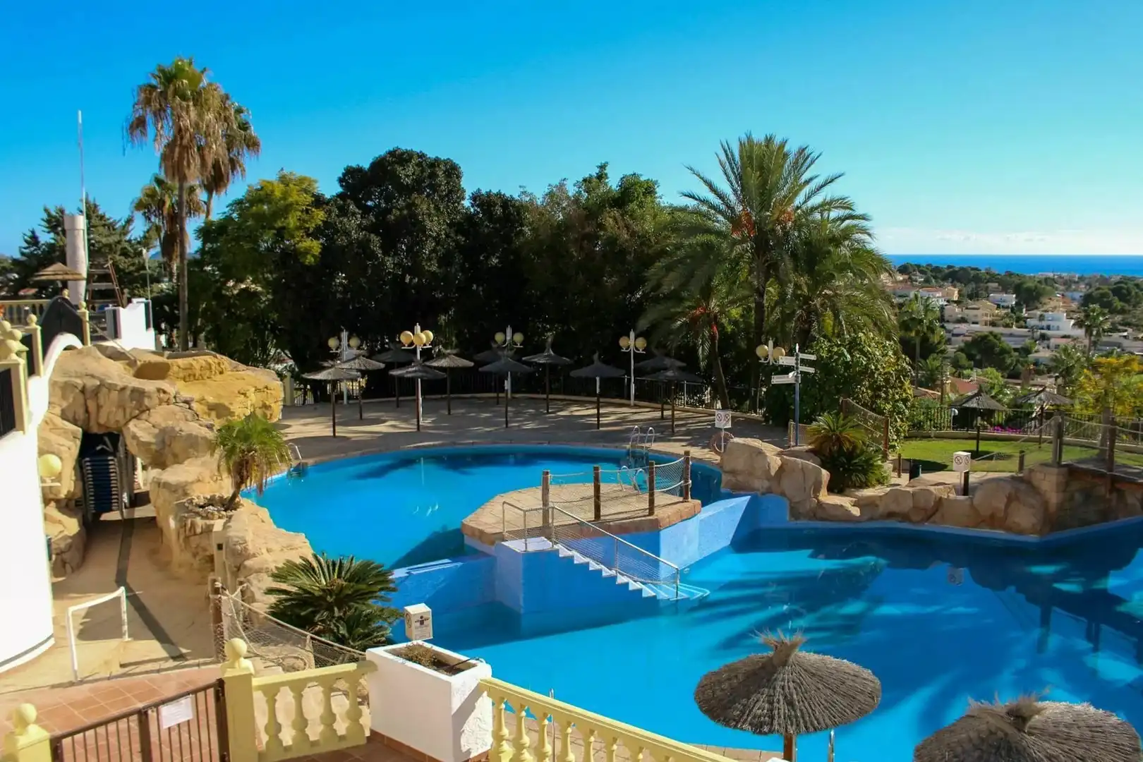 Apartamento con piscina en venta en Calle Imperial Park Resort