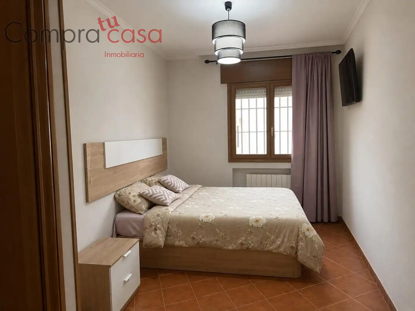 Dormitori de Casa o xalet en venda en Segovia amb Calefacció, Traster i Moblat