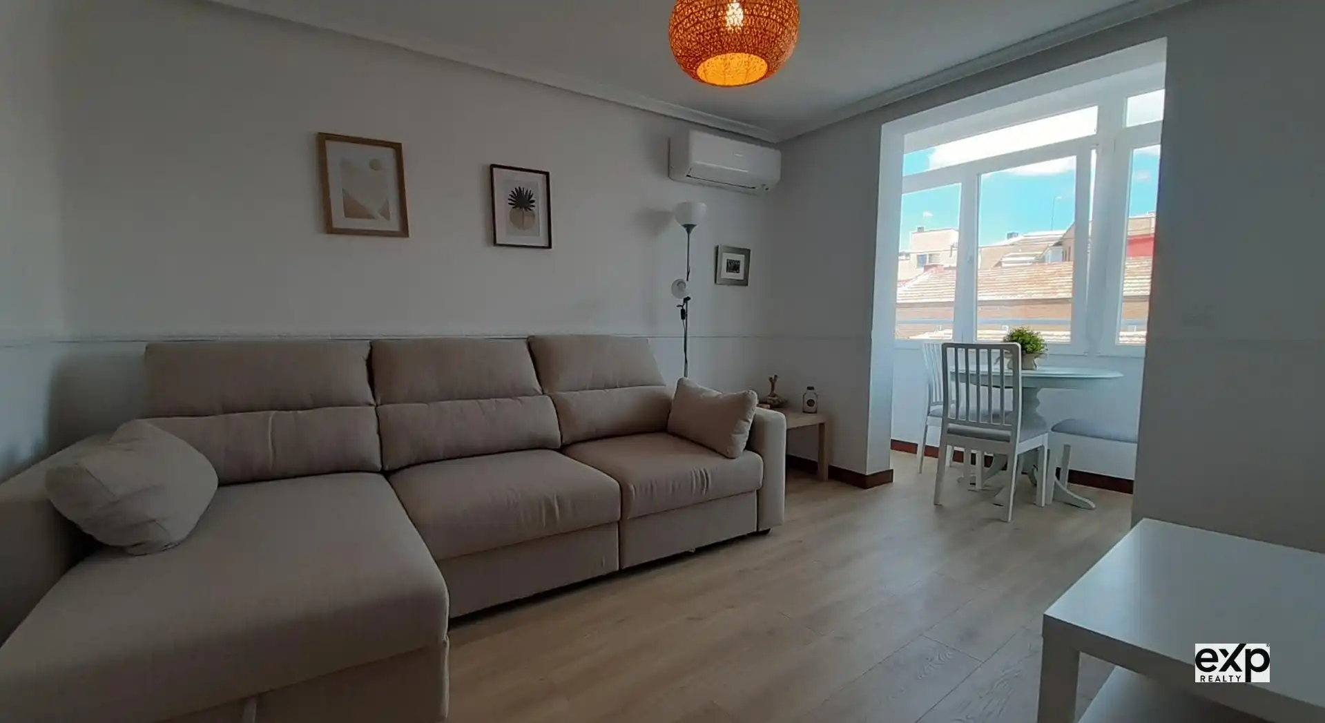 Sala de estar de Ático de alquiler en  Madrid Capital con Aire acondicionado y Amueblado