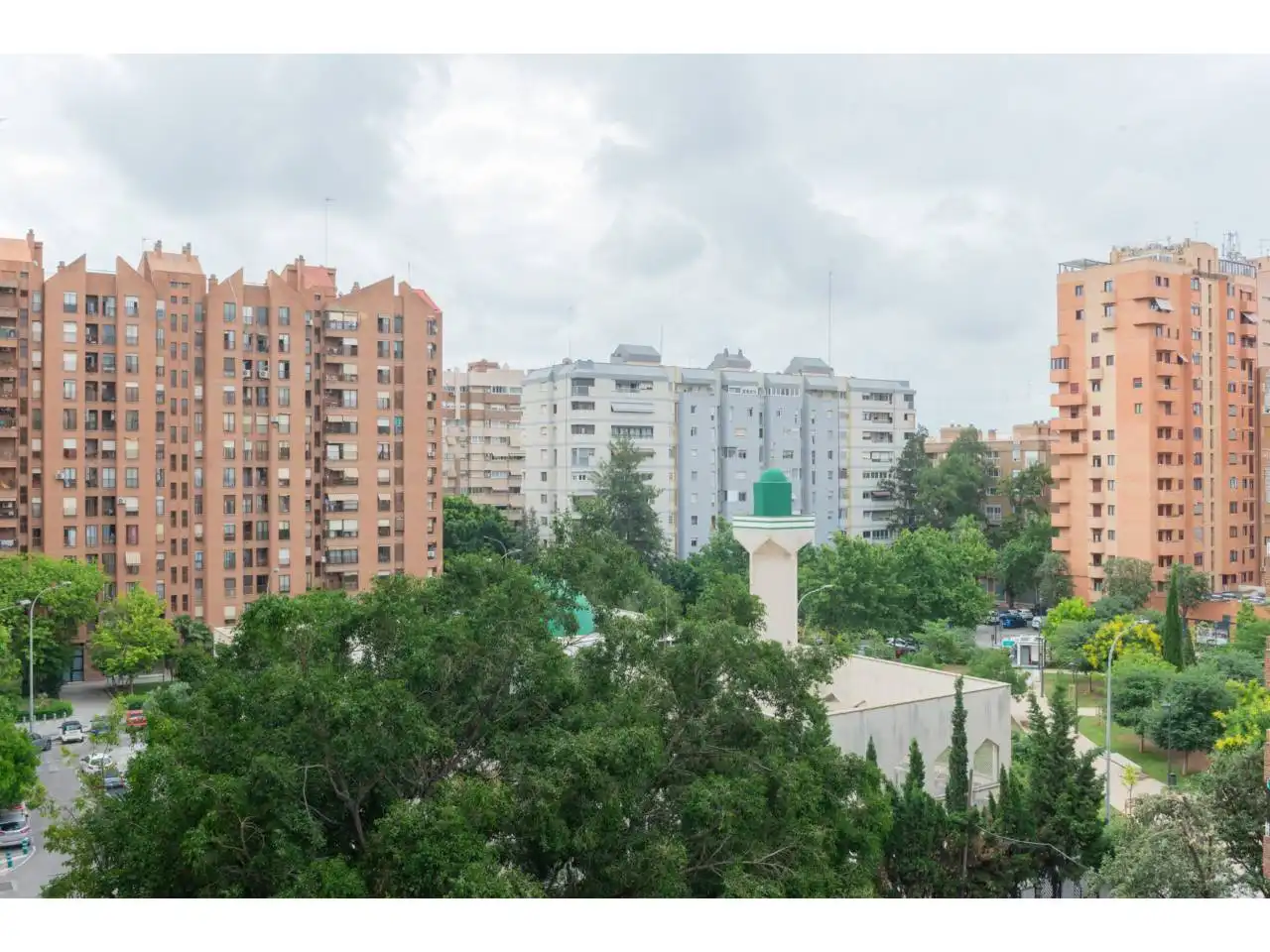 Exterior view of Flat for sale in Valencia  with Air Conditioner, Terrace and Furnished